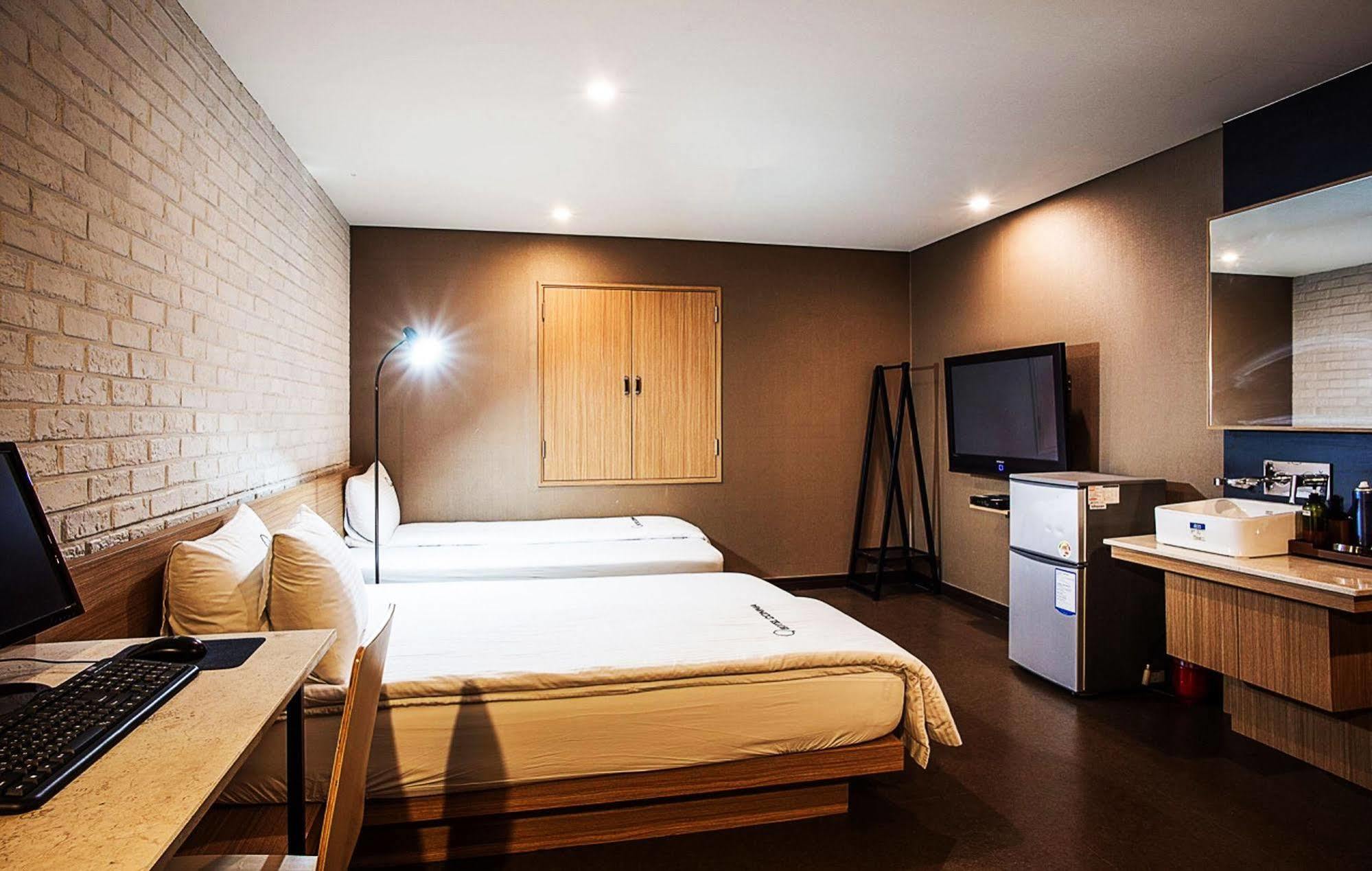 בוסאן Comma Hotel מראה חיצוני תמונה